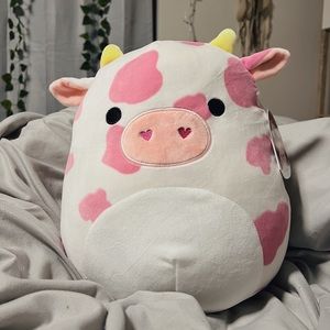 Evangelica the Squishmallow